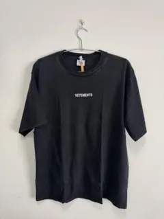 VETEMENTS ブラック Tシャツ