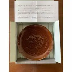 茶色の陶器製丸型ボウル