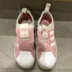 adidas スニーカー