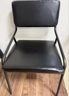 黒い合成皮革のダイニングチェア