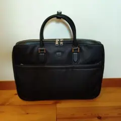美品　タケオキクチ　合成皮革ビジネスバッグ