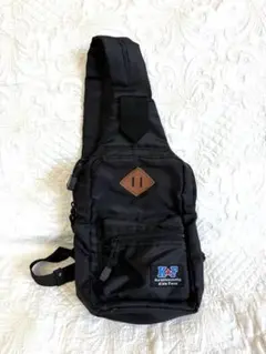 kids foret ボディバッグ　キッズ ブラック ボディバッグ　大人も