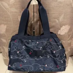 PLAZA限定【美品】レスポートサック ボストンバッグ　刺繍　ネイビー