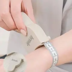 1人で採寸しやすいメジャー メジャー スリーコインズ 3coins スリコ