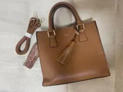 ブラウン タッセル付きハンドバッグ　ungrid