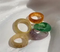 セール中　カラフル樹脂リング5個セット