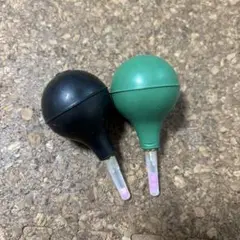 新品アカエムルーセントソフトテニスボール空気入れ2個セット色ランダム発送