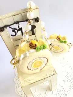 フェイクスイーツ*蜜蜂さん・レモン・ロールケーキ*チャーム*食品サンプル