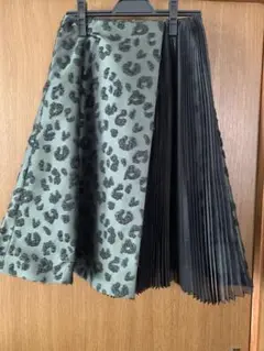 タロウホリウチ レオパード柄スカート