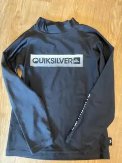 QUICKSILVER 黒 長袖ラッシュガード 130