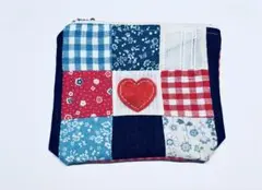 パッチワークポーチ ハート刺繍付き