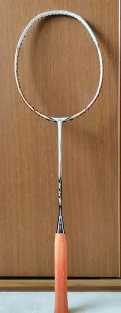 【美品】YONEX　ナノレイ700FX 3UG5 ナノレイ 700FX 3UG5 バドミントンラケット 白 ケース付 ラケット