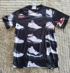 スニーカー柄　Tシャツ