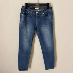 Item thumbnail for item c50afc86-0192-4ef9-a90b-54d8c5f2b1d9