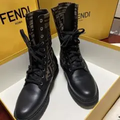 fendiロココブーツ