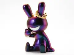 ブラックラビット　お座り＋王冠 マジョーラ アンドロメダ