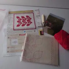 フェリシモ　シク村のアウトライン刺しゅうタペストリーの会　りんごとつぼみ
