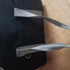 黒のナイロンバッグ