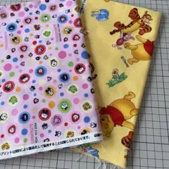 たまごっち　くまのプーさん　綿生地ハギレ2枚