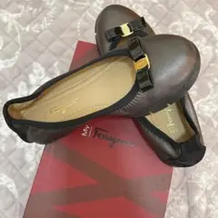 【フェラガモ新品】 サイズ7(24センチ) フラットシューズ レディース