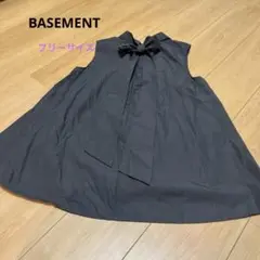 ⭐︎BASEMENT 黒　後ろリボンブラウスノースリーブ　フリーサイズ