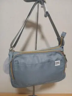 未使用　斜め掛け　グレー　ショルダーバッグ