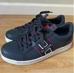 Tommy Hilfiger トミーヒルフィガーネイビー ローカット スニーカー