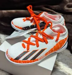 新品　adidas　フットサルトレーニングシューズ　Xポータブル　室内用　メッシ