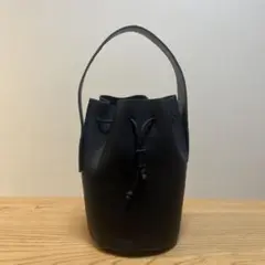 ブラックレザー バケツ型ハンドバッグ