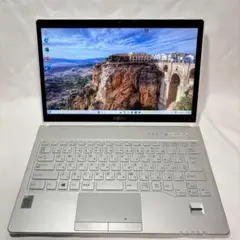 X072【美品】13.3型2Kタッチパネル/i5第5世代/12GB/256GB
