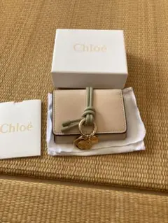 美品 クロエ アルファベット ミニトリフォールド チャーム付き ゴールド