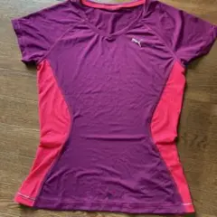 Puma フィットネス Vネックトップス 紫/ピンク