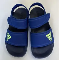 adidas サンダル　青　キッズ　18.0㎝