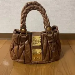ミュウミュウ マトラッセ 2WAYバッグ ストラップ付き