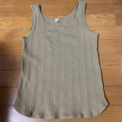 【美品】UNIQLO タンクトップ　カーキ　Mサイズ