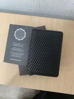 SECRID ブラックカードケース レッド付属