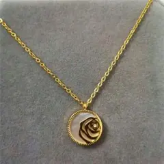 【極美品】バラの天然貝母鎖骨チェーン18 K金のネックレスg8832
