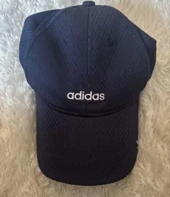 adidas ネイビー メッシュキャップ　キッズ