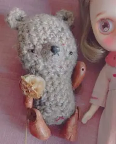 ハンドメイド作家さま ベア お花を持ったちびくまさん