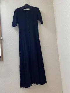 黒リブニットワンピース　半袖
