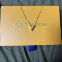 ルイヴィトン vネックレス エセンシャル vouis vuitton