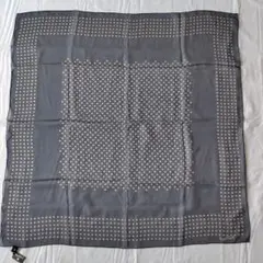 美品　マーガレットハウエル　シルク100% ドットパターン スカーフ　英国製 経典 美品 マーガレットハウエル シルク100% ドットパターン
