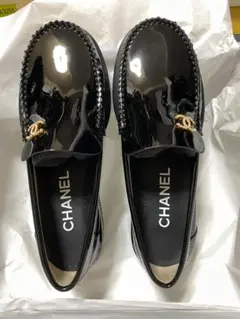 CHANEL シャネル CCロゴ パテントレザー ローファー新作 限定セール