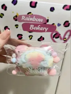 限定セール　くまちゃんレインボーカップケーキ　海外人気！新品 手作りスクイーズ