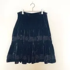 ビーシービージーマックスアズリア フレアスカート 膝丈 黒 コーデュロイ 刺繍
