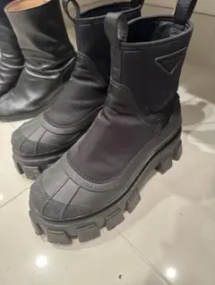 プラダ リ•ナイロンギャバジン モノリスブーツ