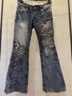 Item thumbnail for item e511b6b8-8d70-4e27-a757-670f6e7a92a9