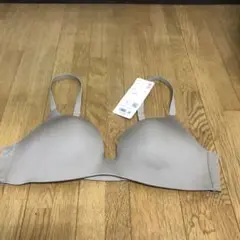 UNIQLO ユニクロ　ワイヤレスブラ　3Dホールド ベージュ AB75/80