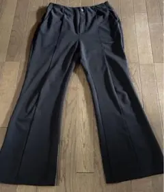 ブラック フレアパンツ ボタン付き