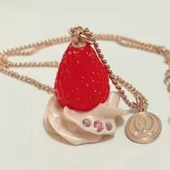 Q-pot. ストロベリーホイップネックレス